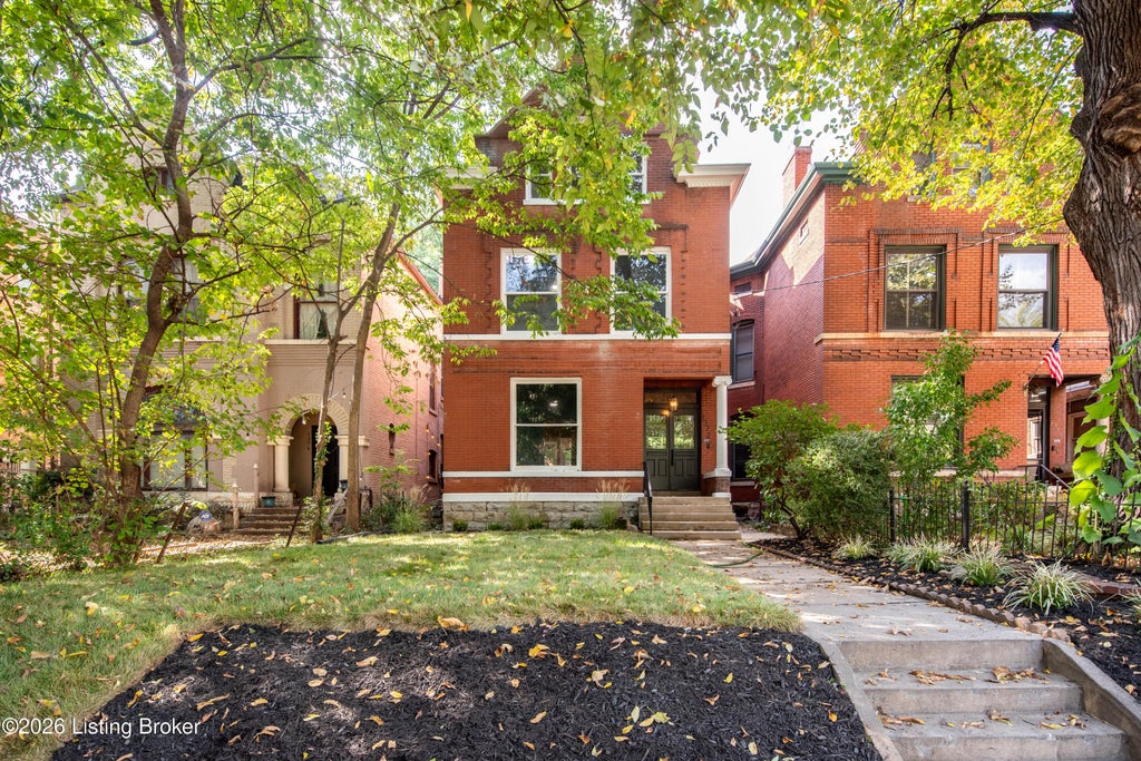 Photo of 1372 S Floyd St, Louisville, KY 40208 (MLS # 1730809)