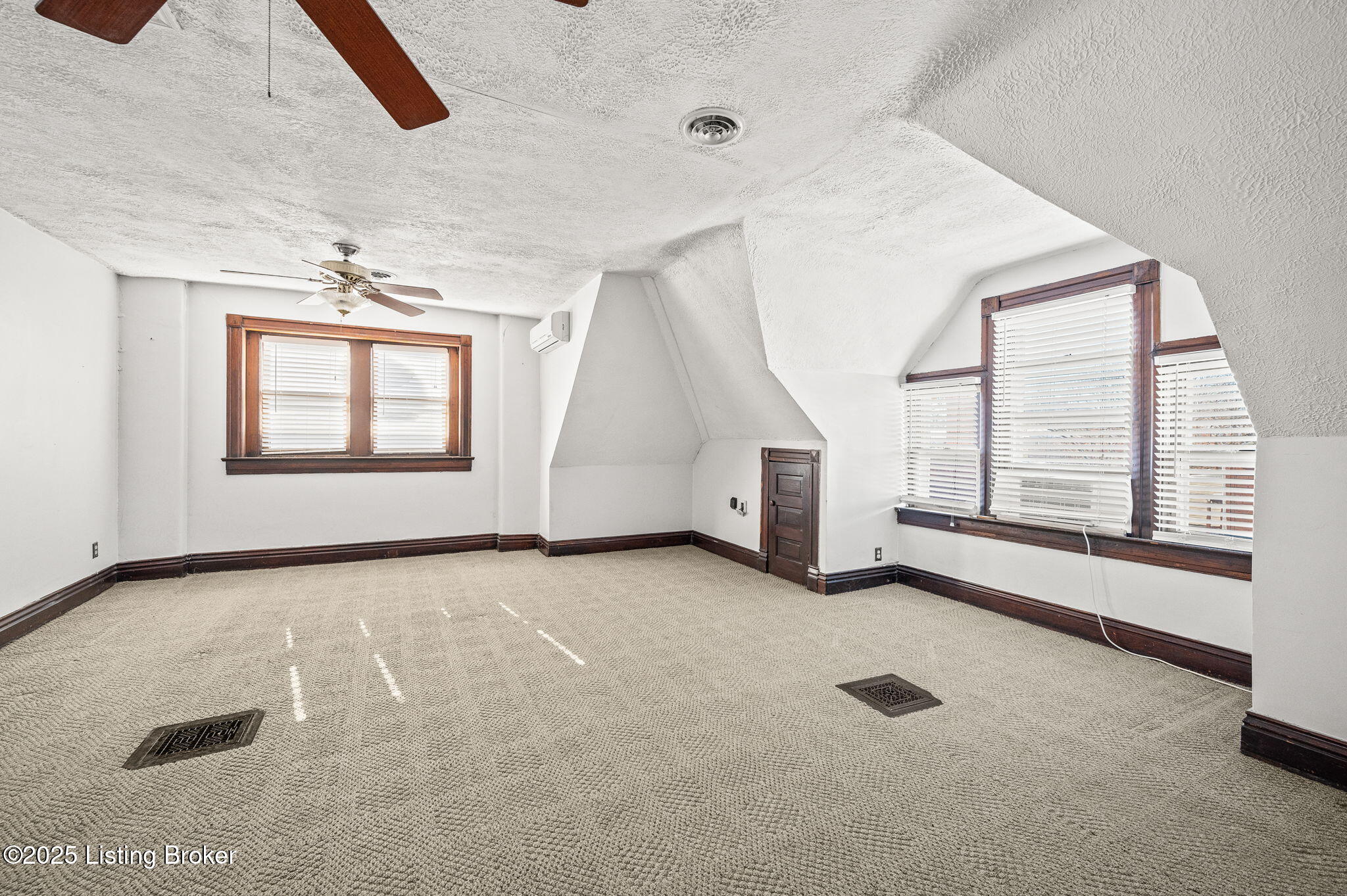 1102 S Brook St, Louisville, Kentucky image 44