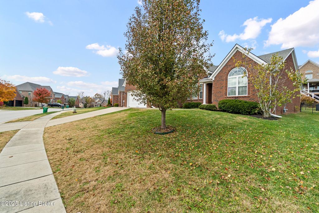 Photo of 18309 Standwick Dr, Louisville, KY 40245 (MLS # 1706498)