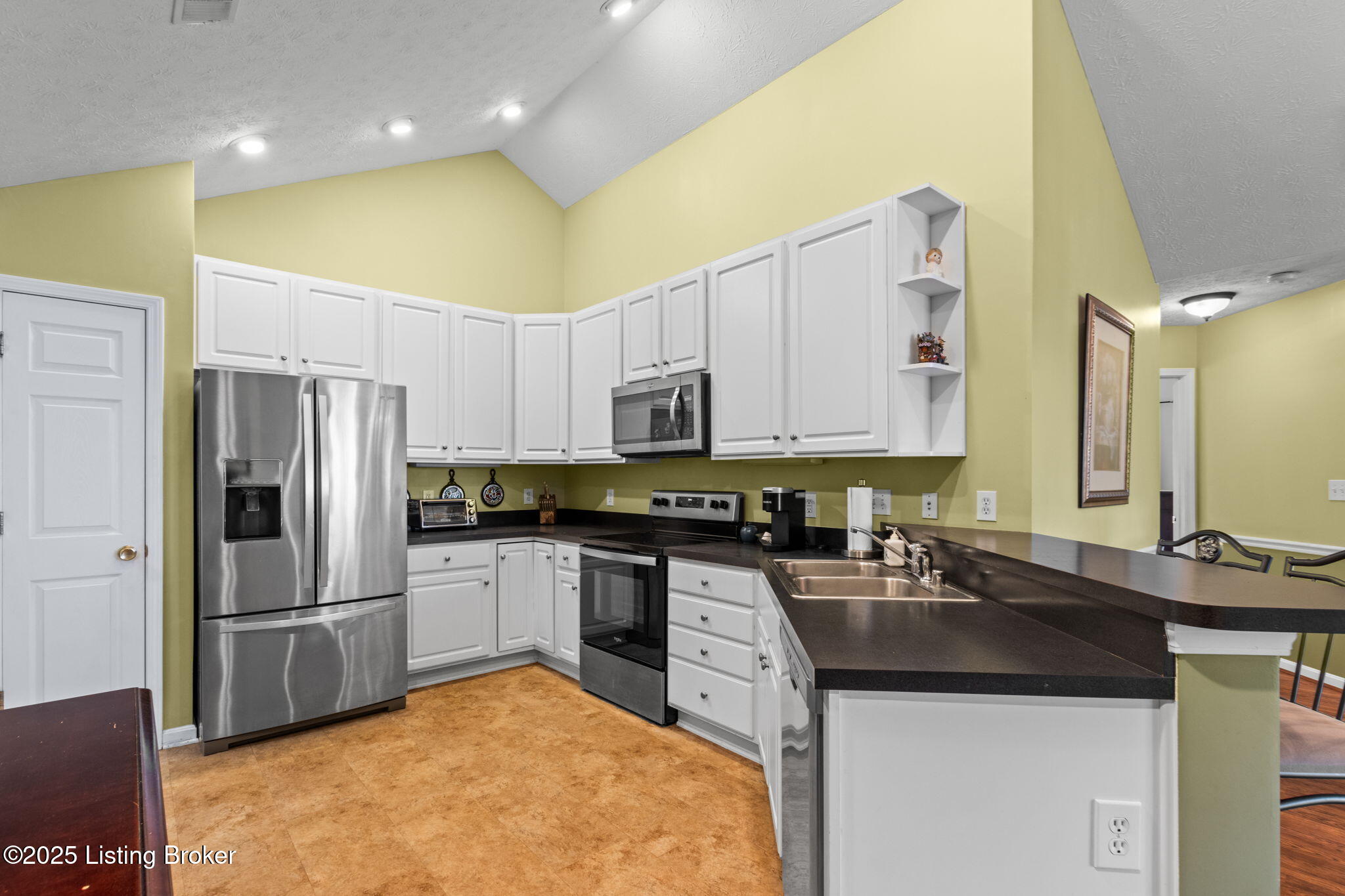 205 Troon Village Way, Louisville, Pennsylvania image 16