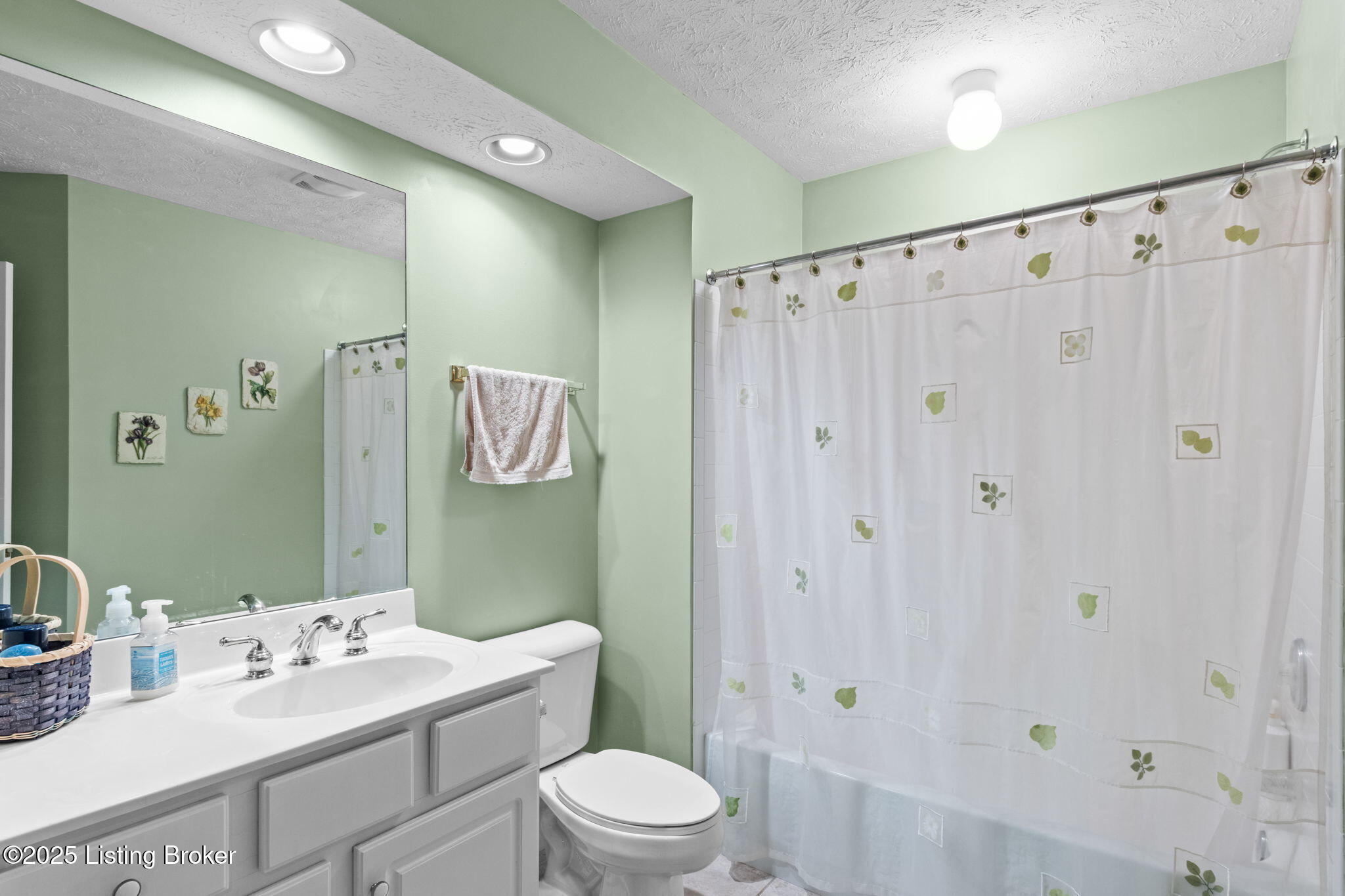 205 Troon Village Way, Louisville, Pennsylvania image 20