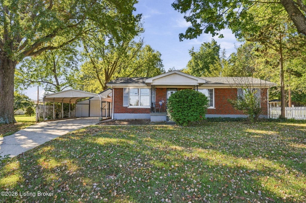 Photo of 5504 Nally Ct, Louisville, KY 40216 (MLS # 1732433)