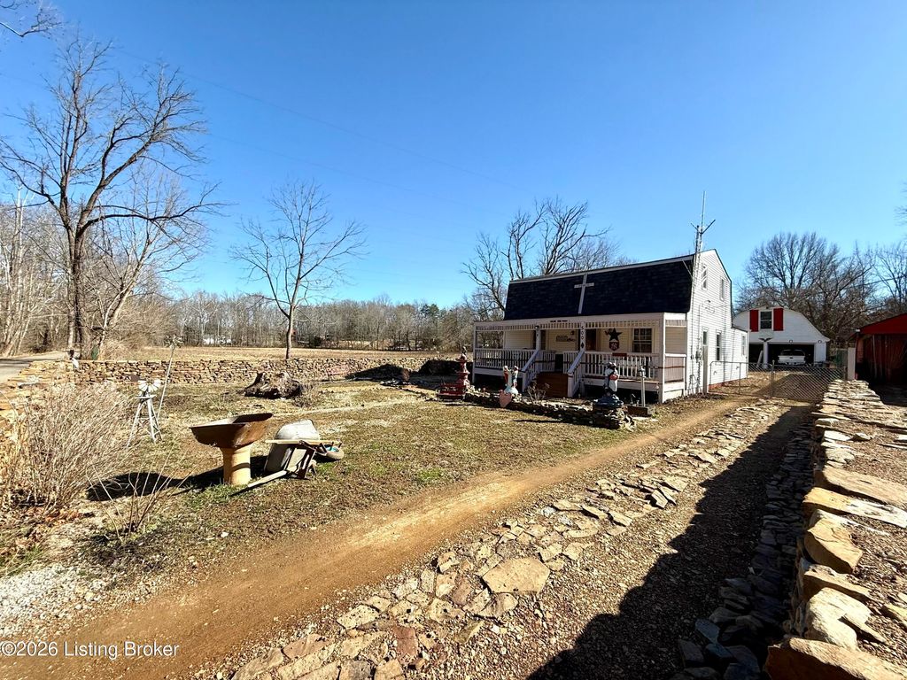 Photo of 500 Wolf Run Rd, Fairdale, KY 40118 (MLS # 1707524)
