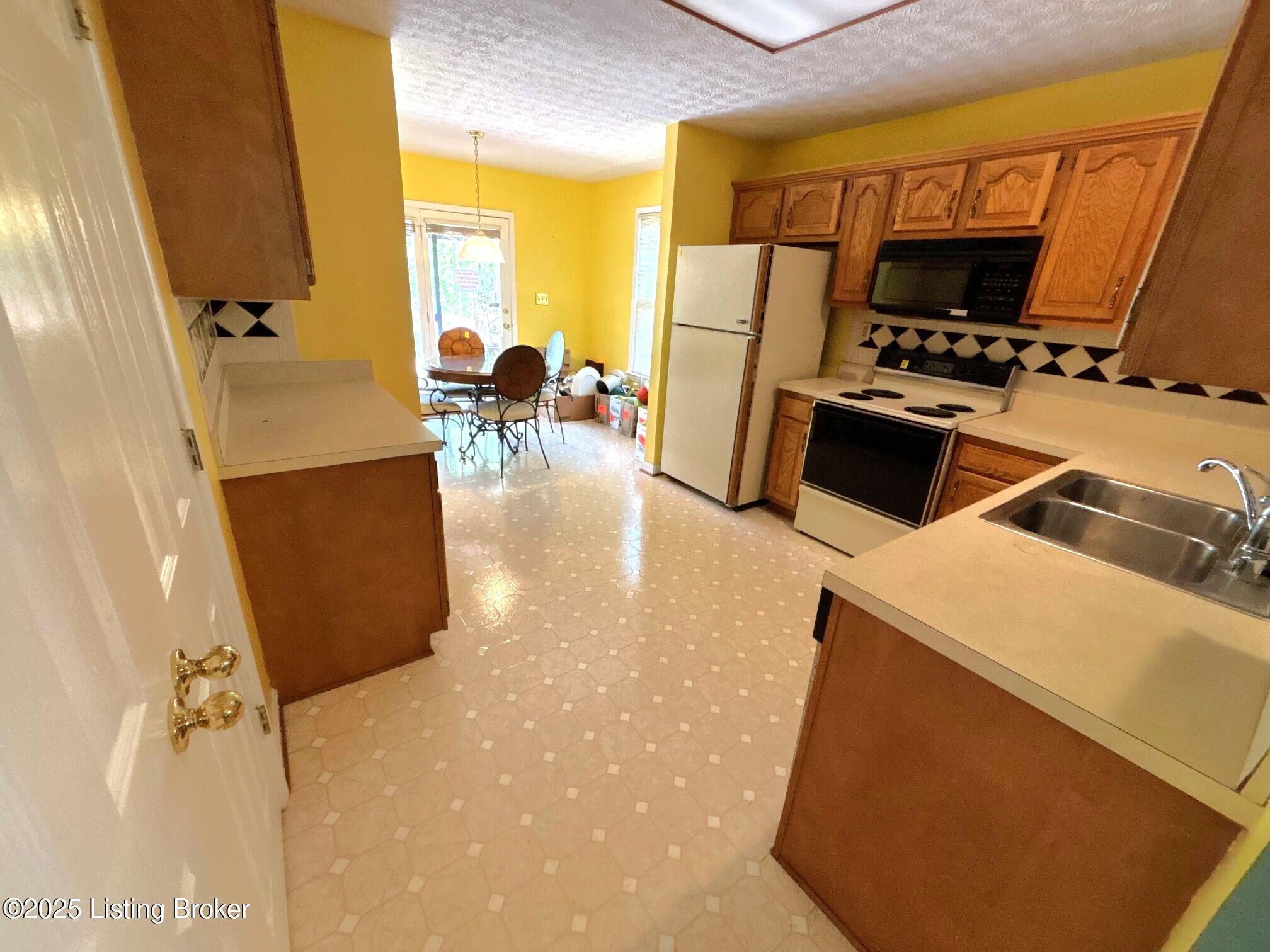 10922 Fairway Pointe Dr, Louisville, Pennsylvania image 41