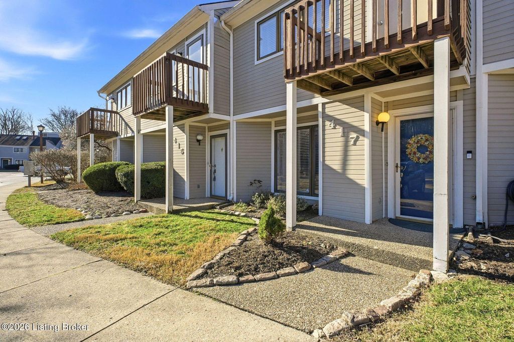 Photo of 417 Ledgeview Park Dr, Louisville, KY 40206 (MLS # 1708271)