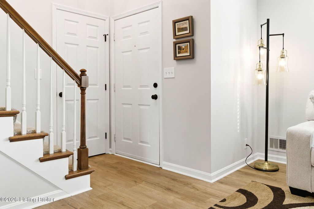 Photo of 2908 Velden Dr, Louisville, KY 40220 (MLS # 1706951)