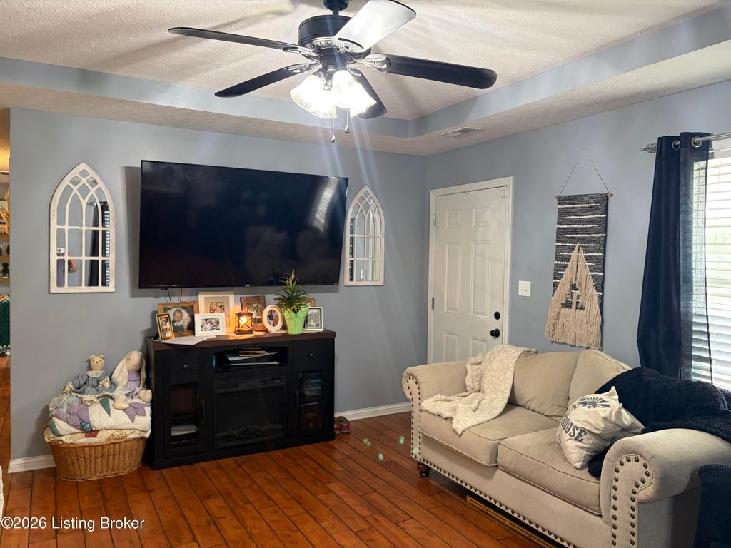 Photo of 107 Watts Ct, Bardstown, KY 40004 (MLS # 1715733)