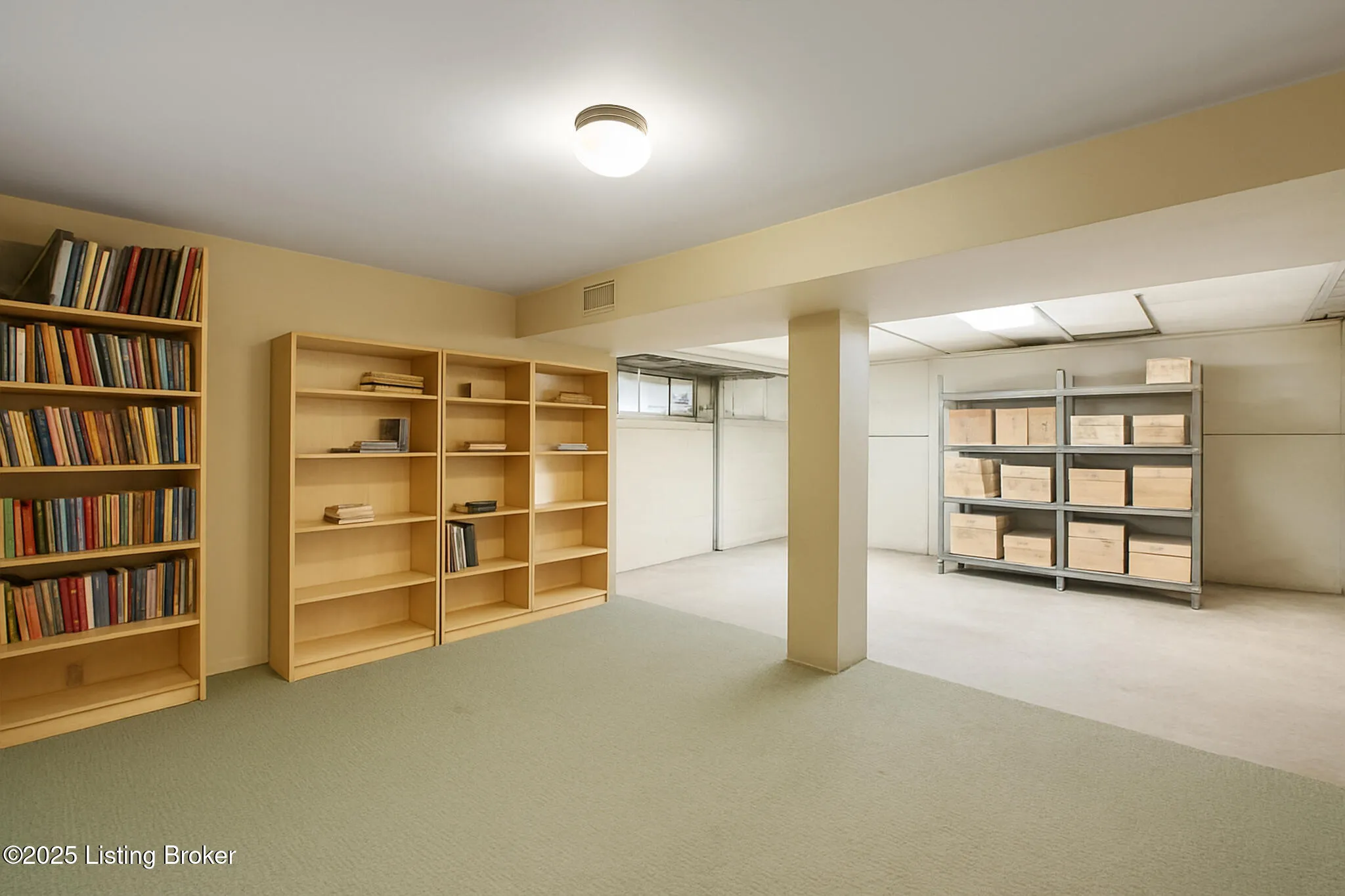 Louisville, Kentucky 40205, United States, 3 Bedrooms Bedrooms, ,1 BathroomBathrooms,Residential,Active,205082