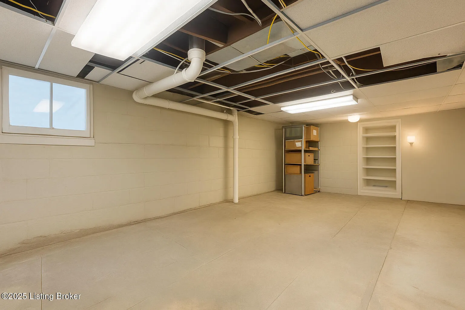 Louisville, Kentucky 40205, United States, 3 Bedrooms Bedrooms, ,1 BathroomBathrooms,Residential,Active,205082