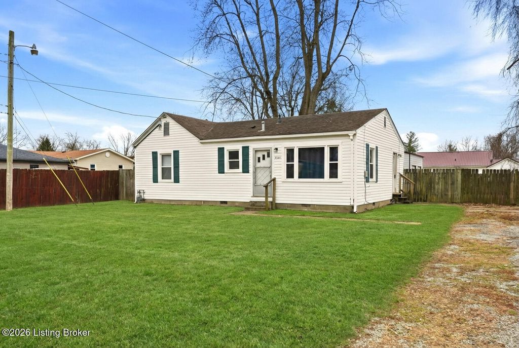 Photo of 5306 Clover Ave, Louisville, KY 40272 (MLS # 1709800)