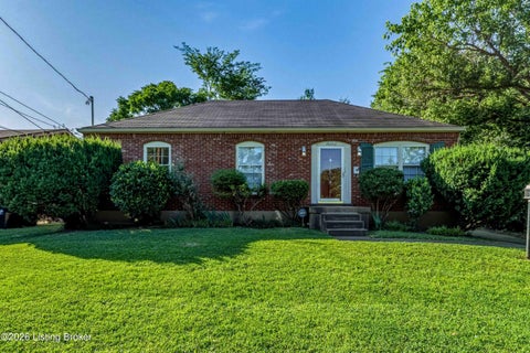 Homes For Sale - 3032 Cabinwood Dr<br/> Louisville, KY 40220