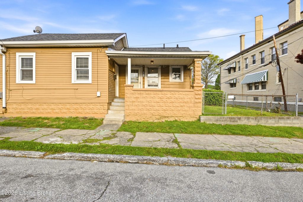 Photo of 1014 Schiller Ave, Louisville, KY 40204 (MLS # 1714944)