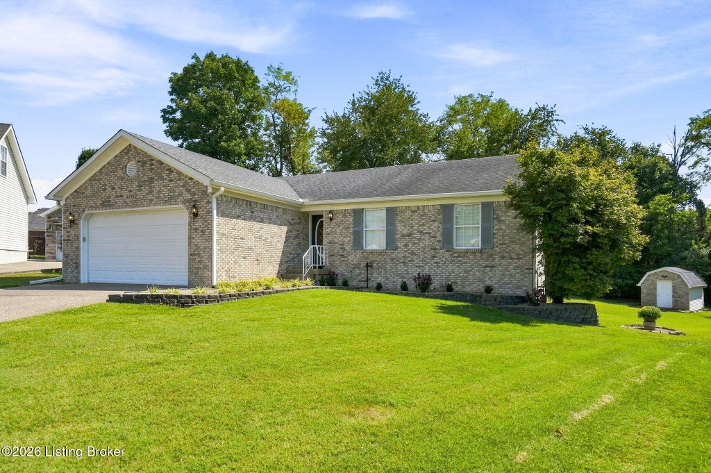 Photo of 6106 Schreiner Ct, Louisville, KY 40219 (MLS # 1728269)