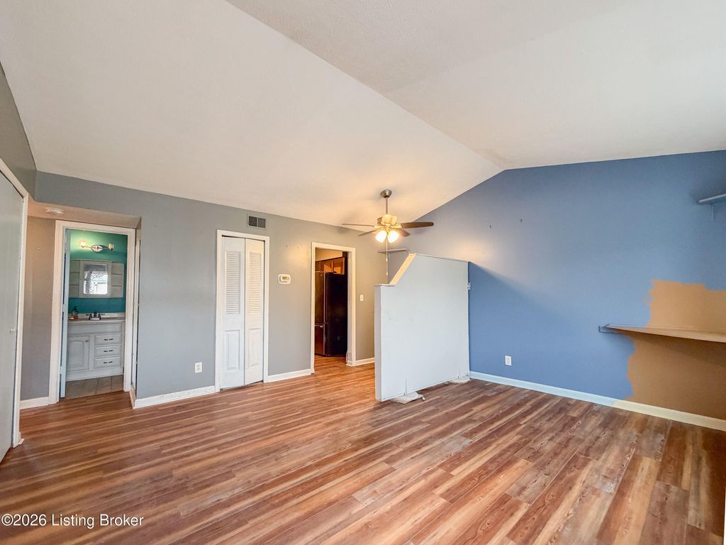 Photo of 6024 Highliner Dr, Louisville, KY 40291 (MLS # 1711373)