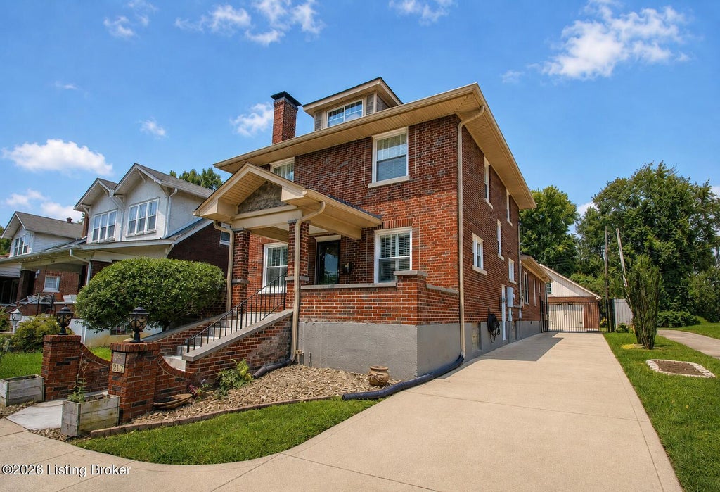 Photo of 2117 Eastview Ave, Louisville, KY 40205 (MLS # 1725380)