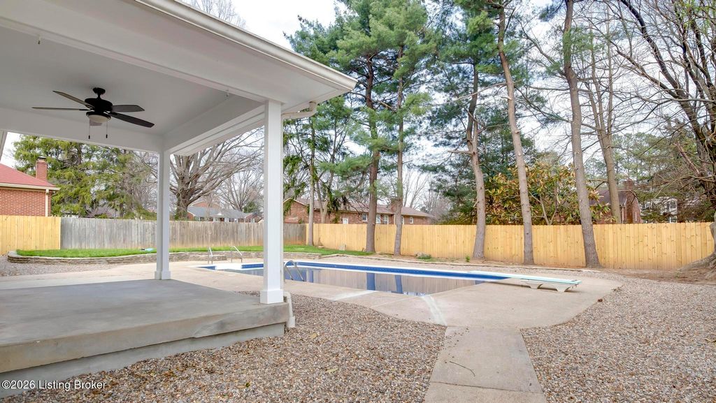 Photo of 4203 Cottagehill Rd, Jeffersontown, KY 40299 (MLS # 1712598)