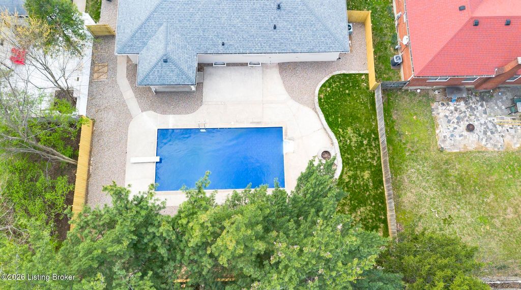 Photo of 4203 Cottagehill Rd, Jeffersontown, KY 40299 (MLS # 1712598)