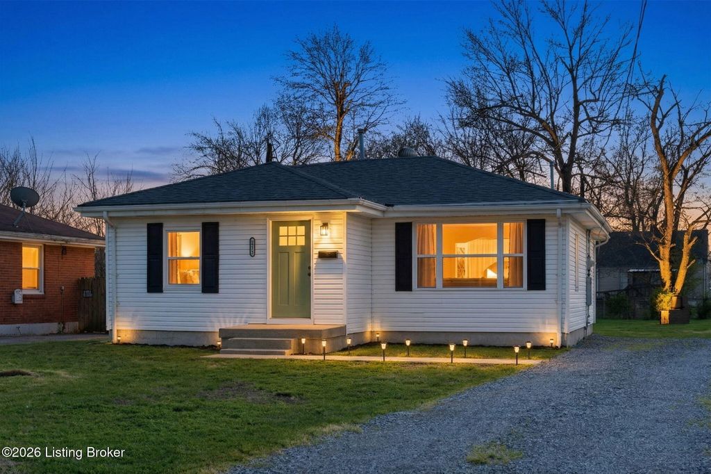 Photo of 6918 Bowen Ave, Louisville, KY 40272 (MLS # 1712140)