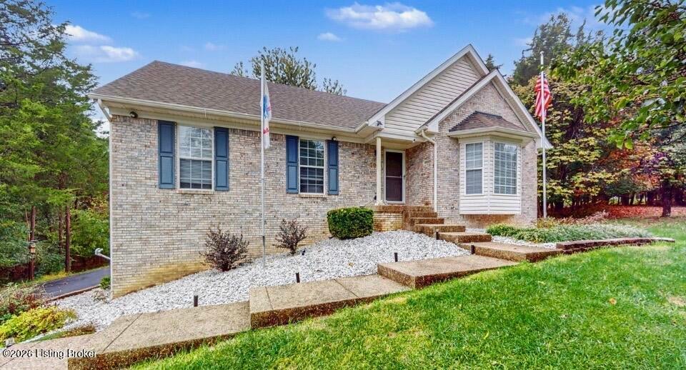 Photo of 3002 Log Cabin Ct, Crestwood, KY 40014 (MLS # 1732162)