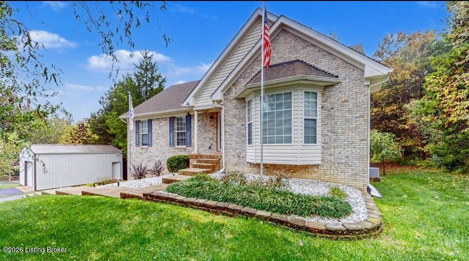 Photo of 3002 Log Cabin Ct, Crestwood, KY 40014 (MLS # 1732162)