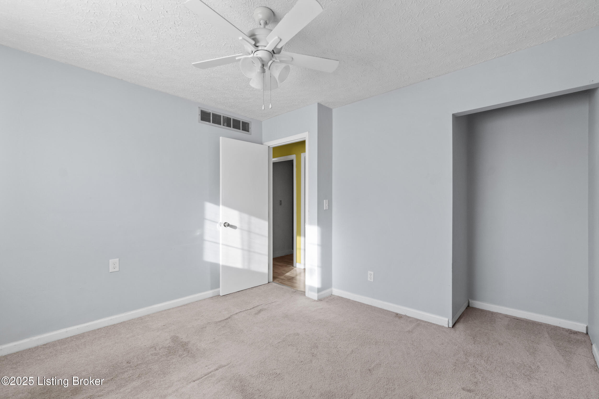 9721 Chapel Hill Rd, Louisville, Kentucky image 15
