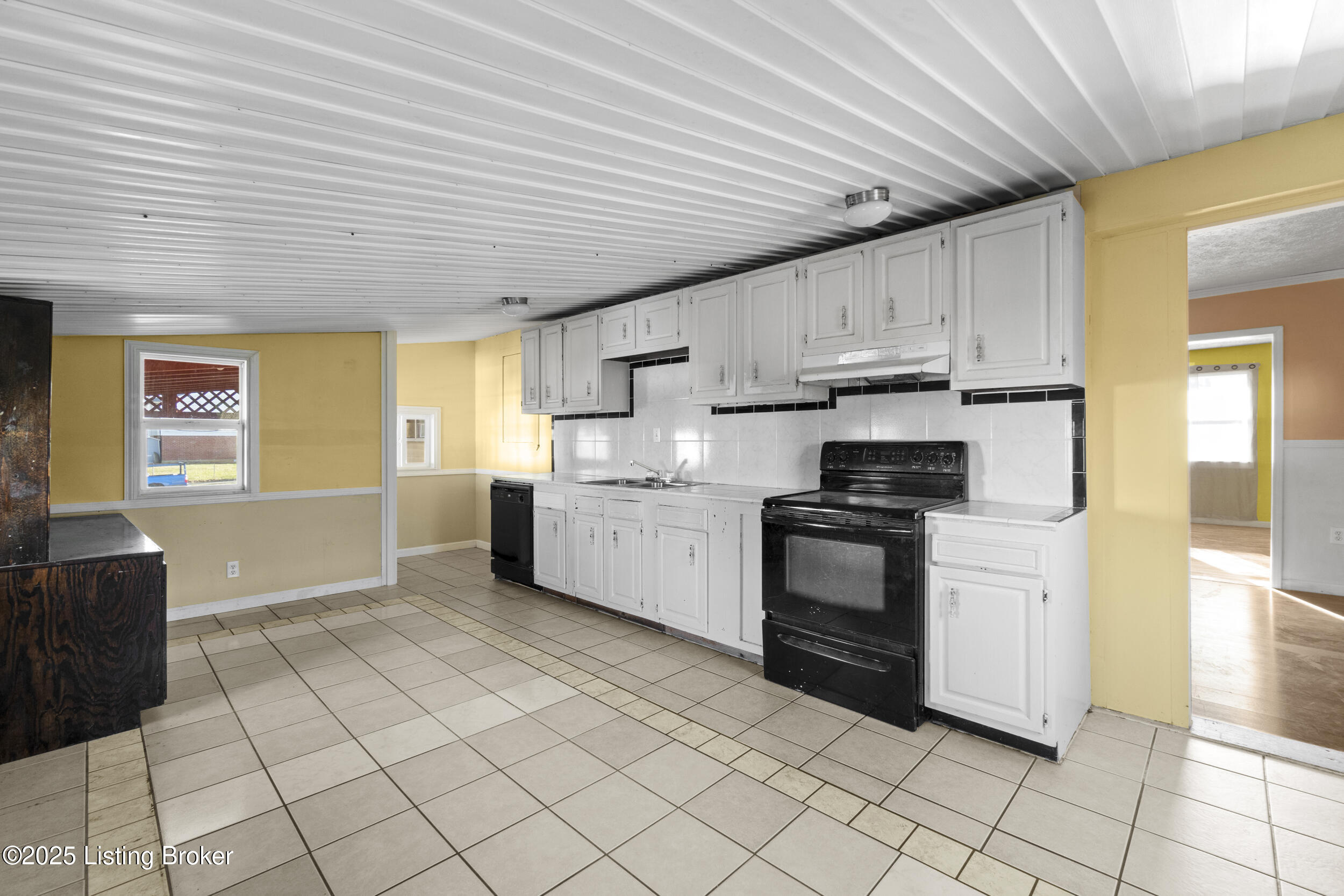 9721 Chapel Hill Rd, Louisville, Kentucky image 8