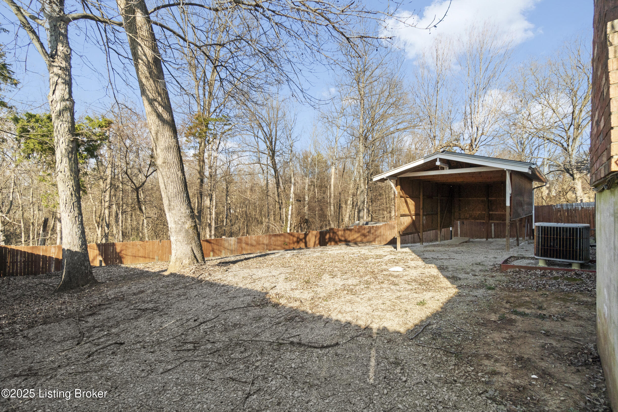 9721 Chapel Hill Rd, Louisville, Kentucky image 33
