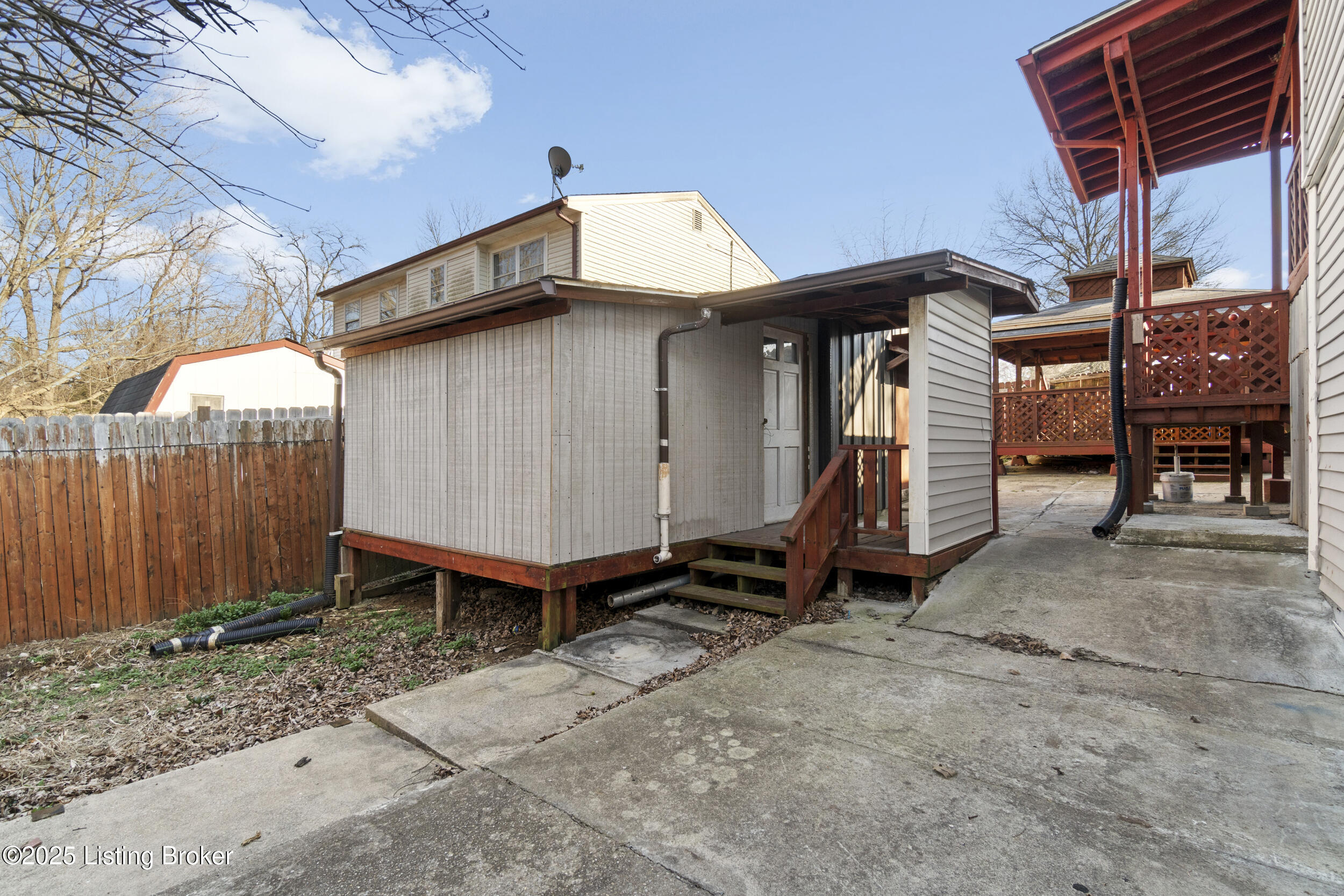 9721 Chapel Hill Rd, Louisville, Kentucky image 32