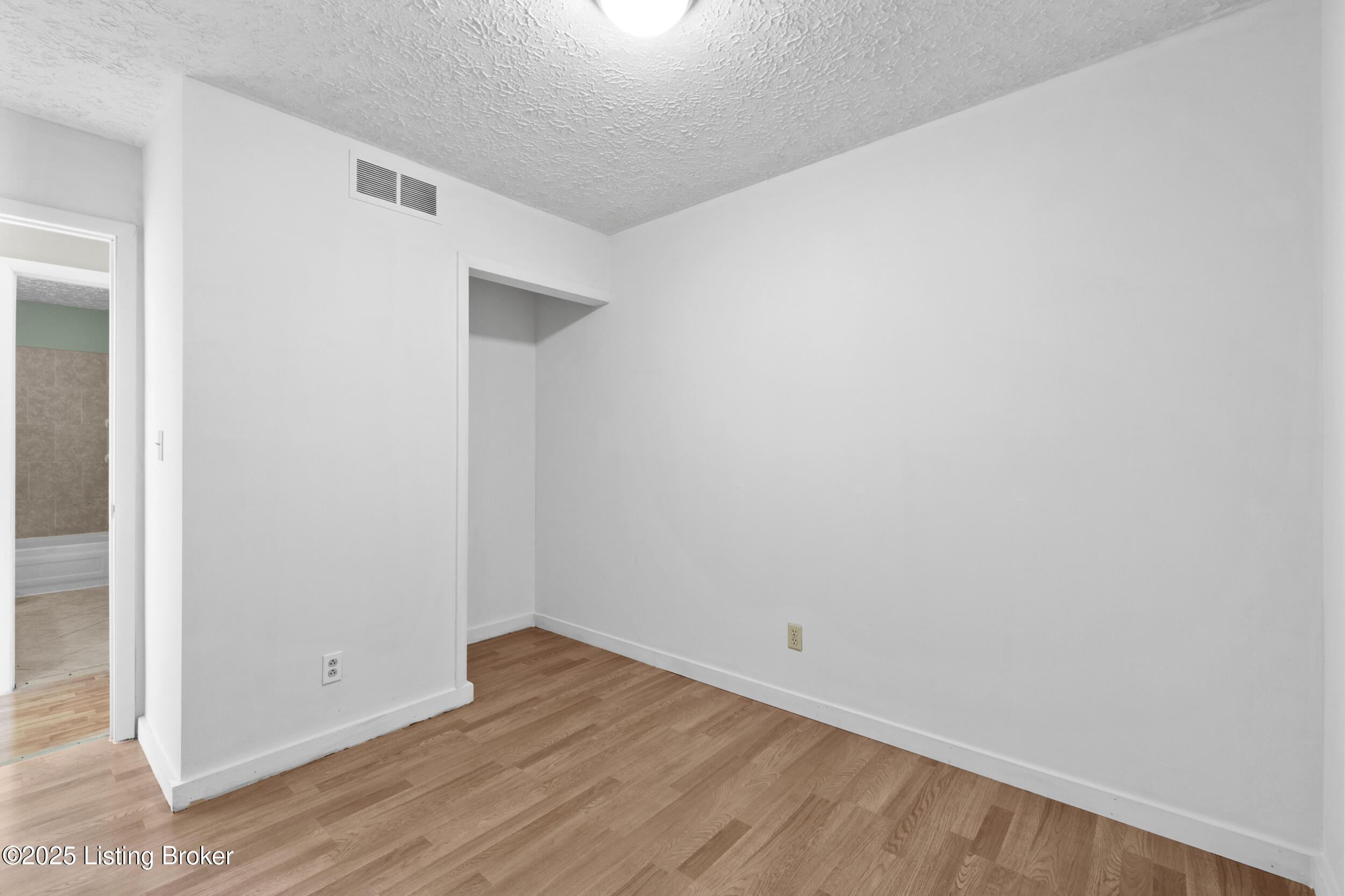 9721 Chapel Hill Rd, Louisville, Kentucky image 13
