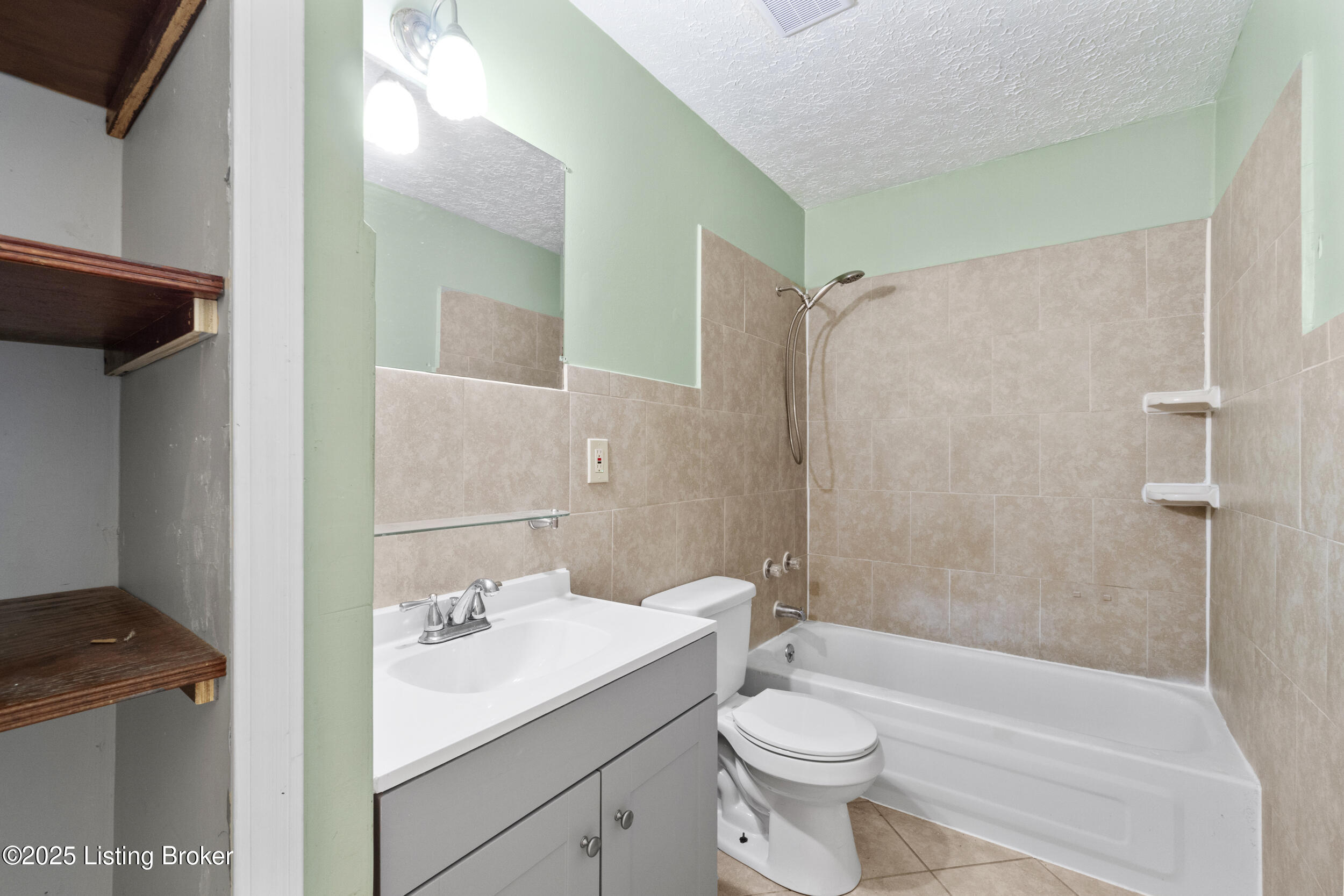 9721 Chapel Hill Rd, Louisville, Kentucky image 11