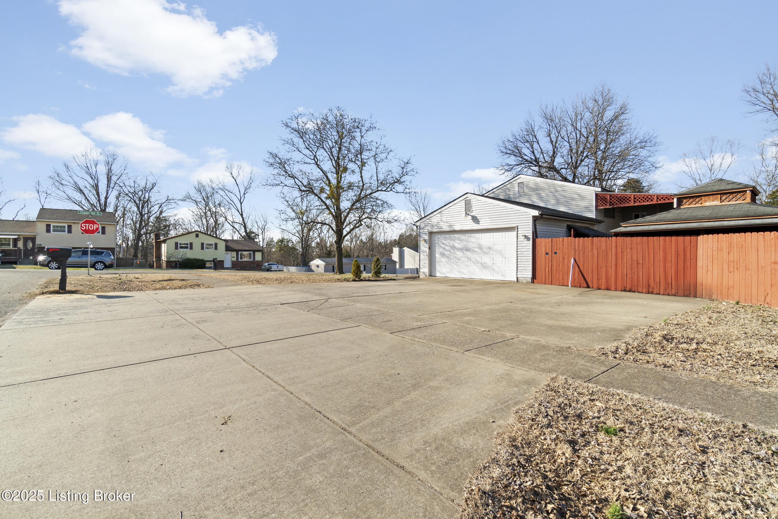 9721 Chapel Hill Rd, Louisville, Kentucky image 36