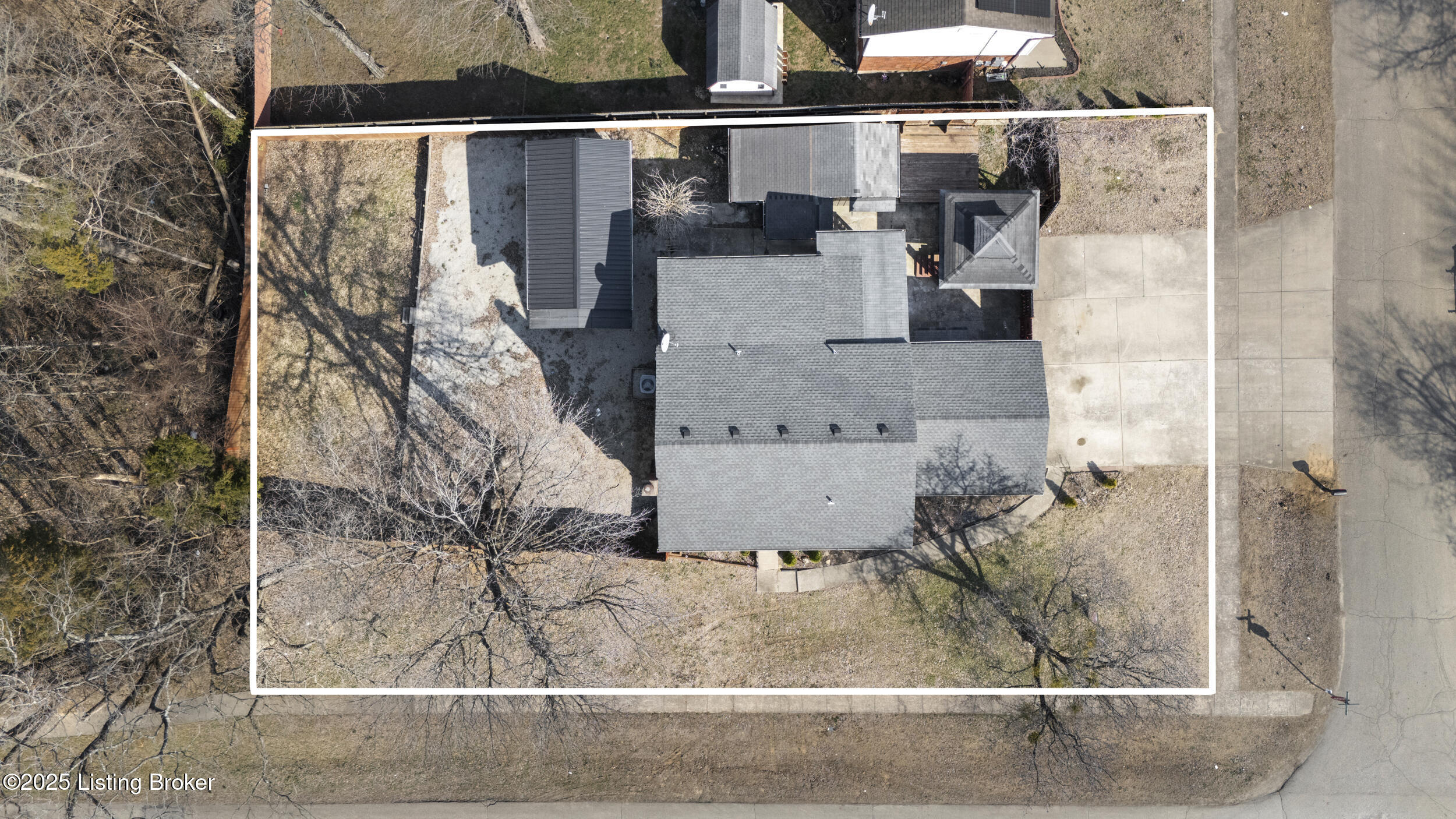9721 Chapel Hill Rd, Louisville, Kentucky image 38