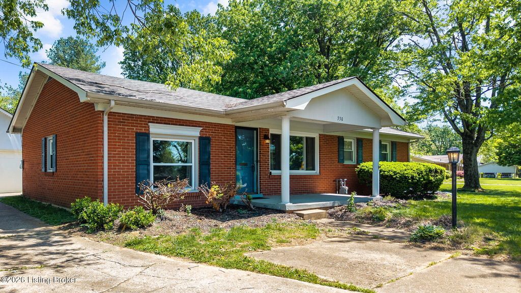 Photo of 330 Stringer Ln, Mt Washington, KY 40047 (MLS # 1719015)