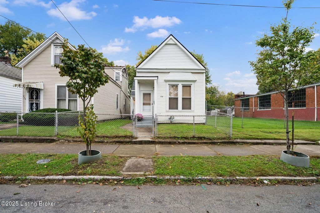 Photo of 708 E Kentucky St, Louisville, KY 40203 (MLS # 1708357)