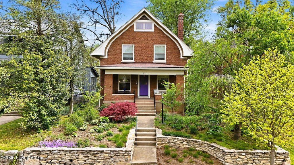 Photo of 2211 Boulevard Napoleon, Louisville, KY 40205 (MLS # 1714526)