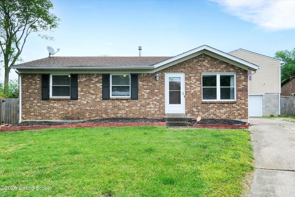 Photo of 4701 John Law Ct, Louisville, KY 40272 (MLS # 1714311)