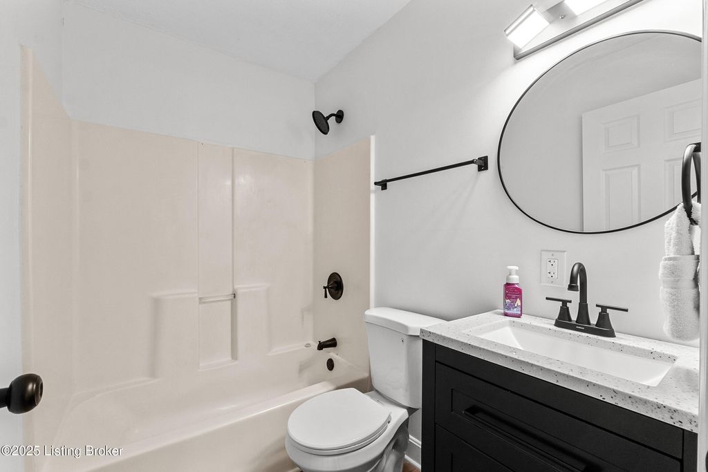 Photo of 5106 Laughlin Ave, Louisville, KY 40214 (MLS # 1704861)