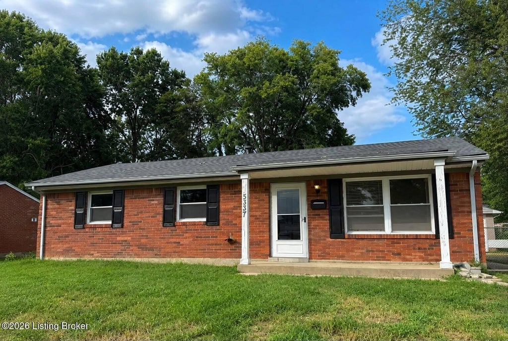 Photo of 5337 Logwood Ave, Louisville, KY 40272 (MLS # 1726611)