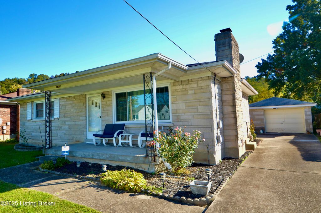 Photo of 1614 Gagel Ave, Louisville, KY 40216 (MLS # 1701597)