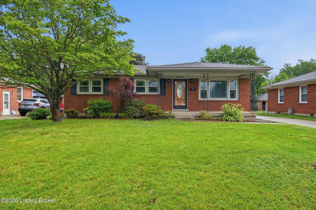 Photo of 3241 Poplar View Dr, Louisville, KY 40216 (MLS # 1715940)