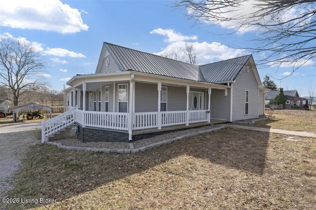 Photo of 250 Maple Grove Ln, Munfordville, KY 42765 (MLS # 1707951)
