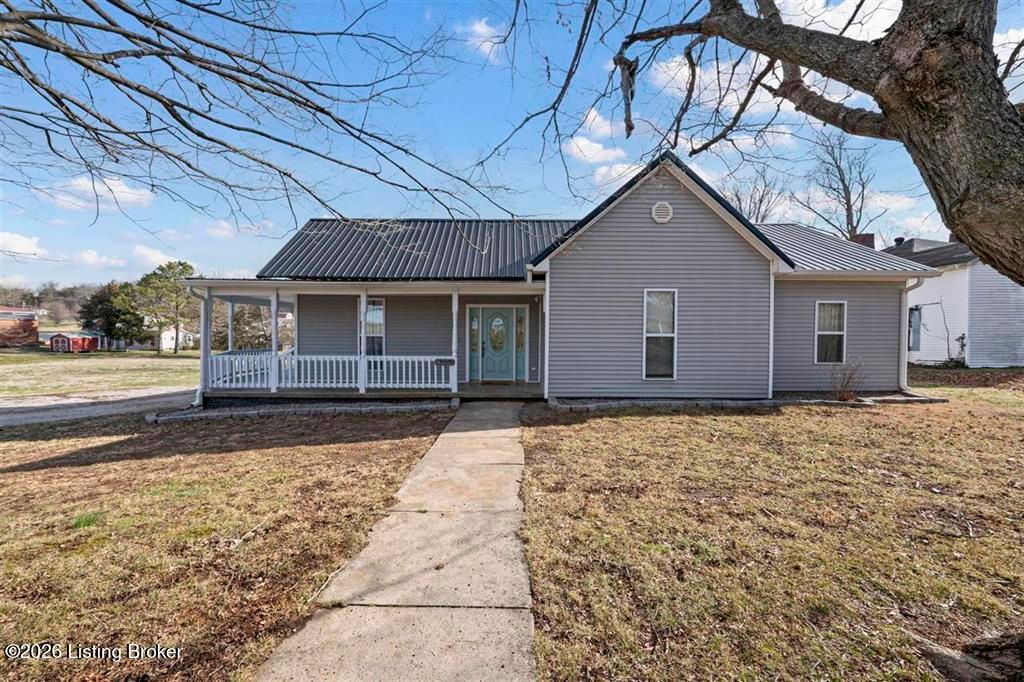 Photo of 250 Maple Grove Ln, Munfordville, KY 42765 (MLS # 1707951)