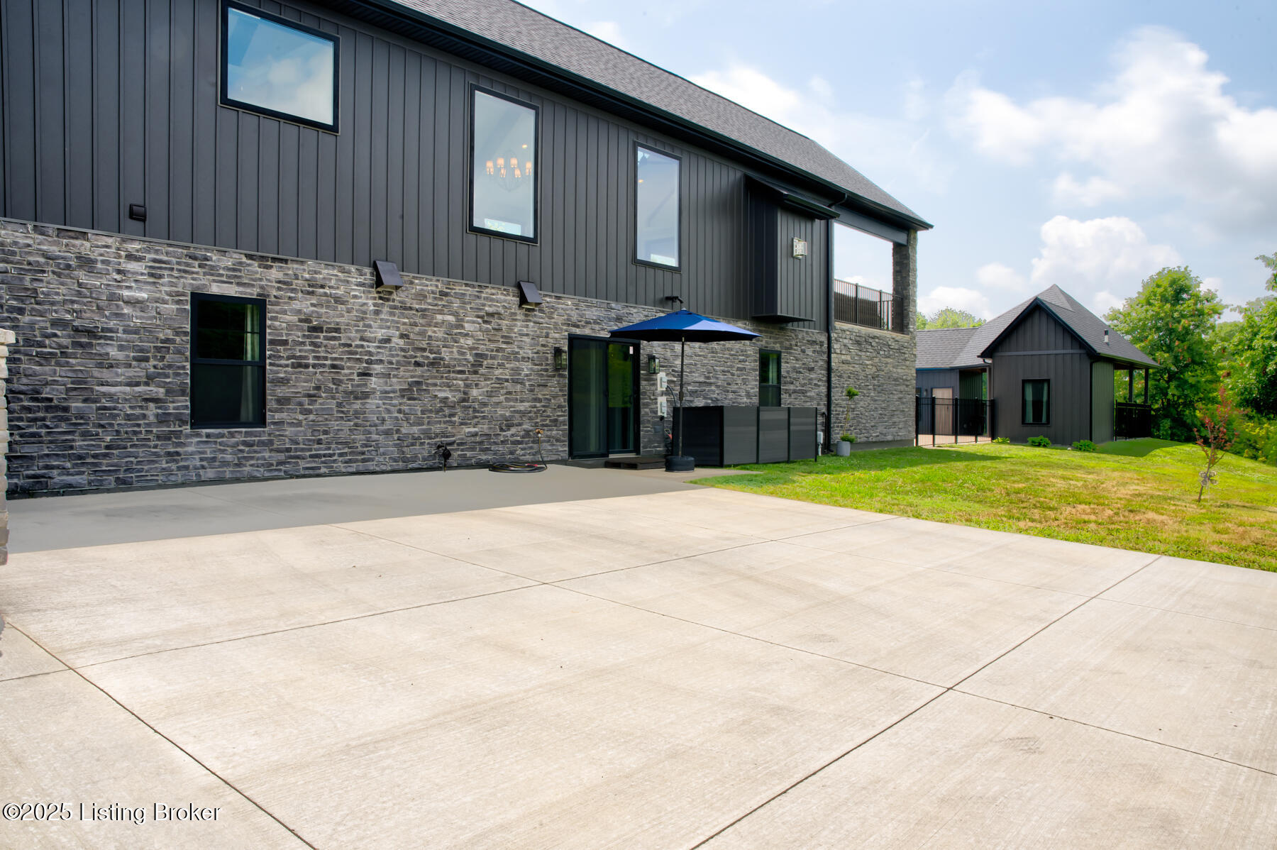 Taylorsville, Kentucky, 40071, United States, 4 Bedrooms Bedrooms, ,5 BathroomsBathrooms,Residential,Active,2014178