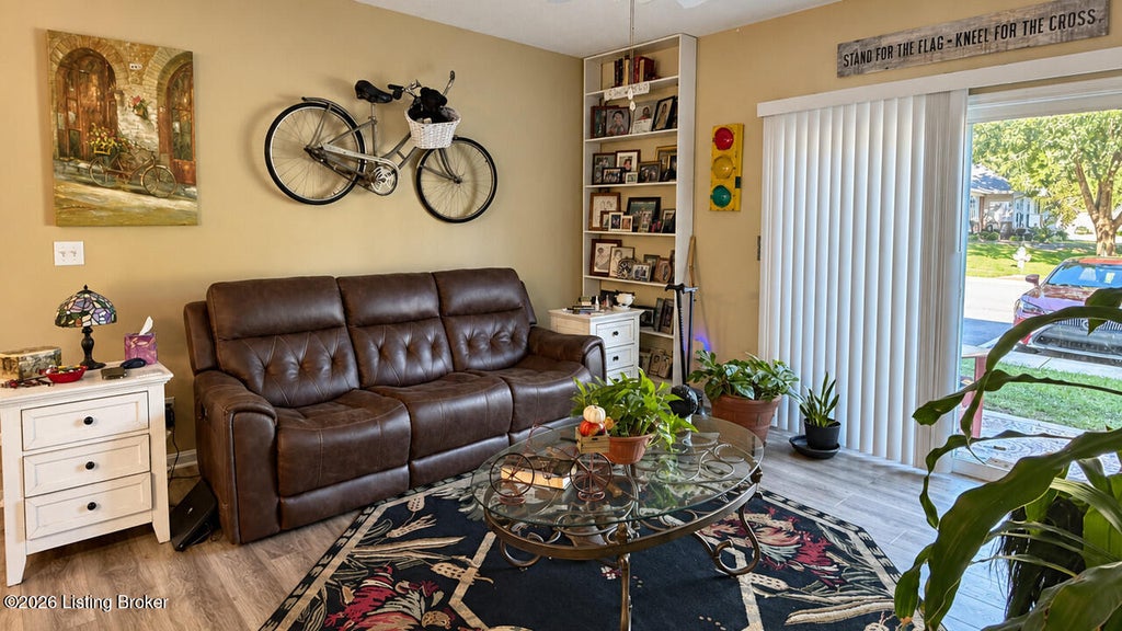 Photo of 9106 Hawthorne Pointe Dr #101, Louisville, KY 40272 (MLS # 1730566)