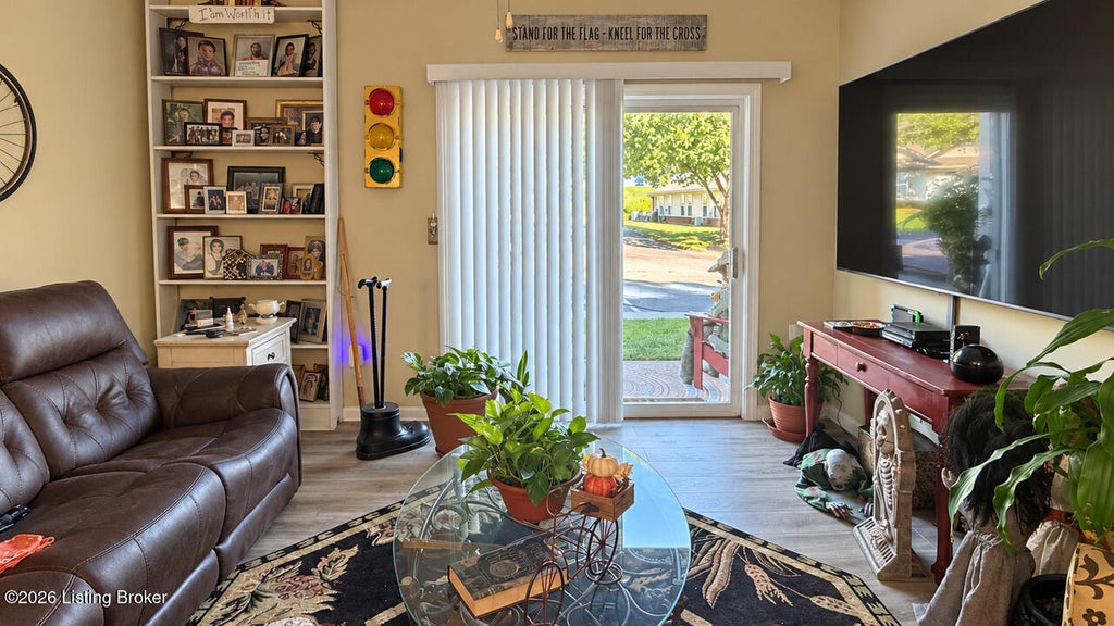 Photo of 9106 Hawthorne Pointe Dr #101, Louisville, KY 40272 (MLS # 1730566)
