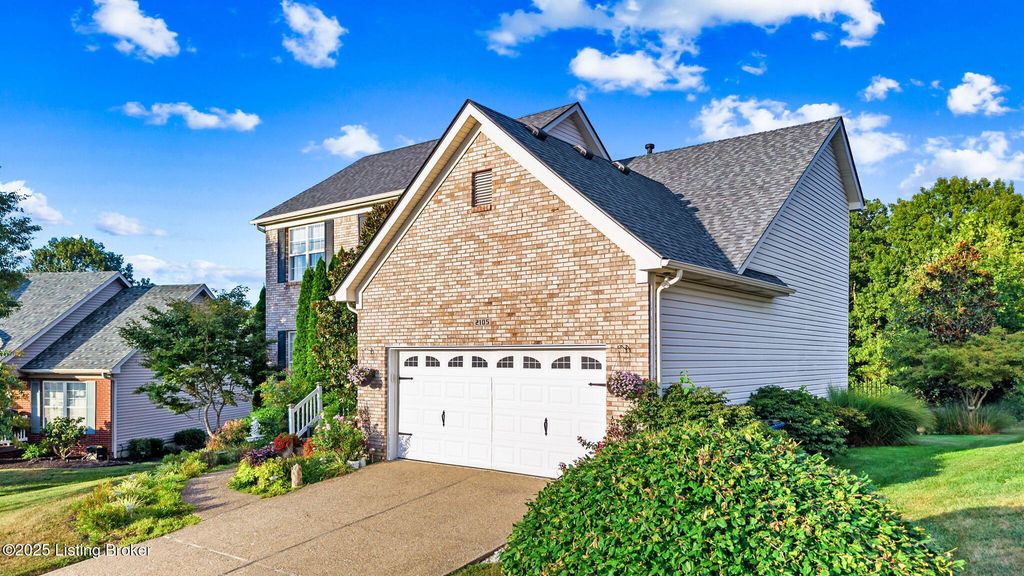Photo of 2105 Sugar Maple Dr, La Grange, KY 40031 (MLS # 1696849)