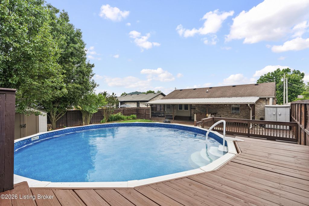Photo of 208 Wild Way, Louisville, KY 40229 (MLS # 1718564)