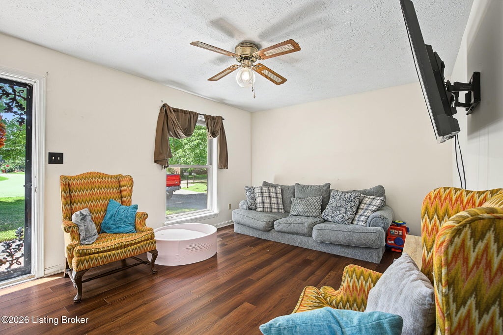 Photo of 10906 Marbado Ct, Louisville, KY 40229 (MLS # 1726939)