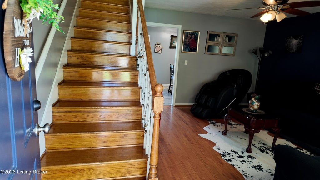 Photo of 6817 Currington Cir, Louisville, KY 40258 (MLS # 1723568)