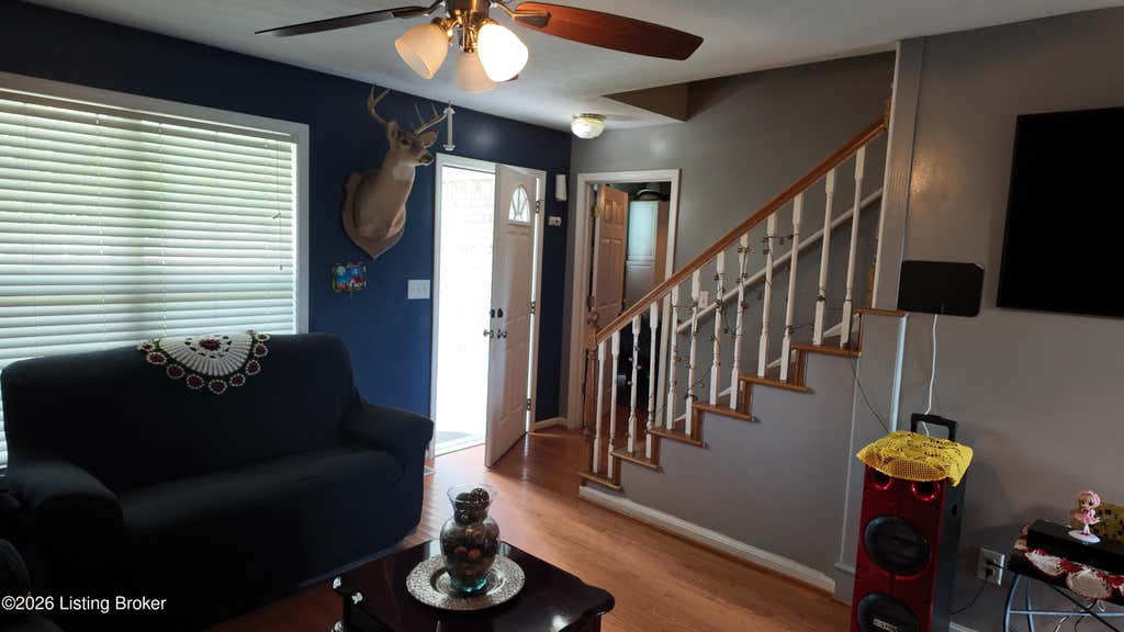 Photo of 6817 Currington Cir, Louisville, KY 40258 (MLS # 1723568)